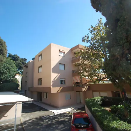 Apartment Joli Avec Terrasse Et Garage Prive A - Fr-1-196-296